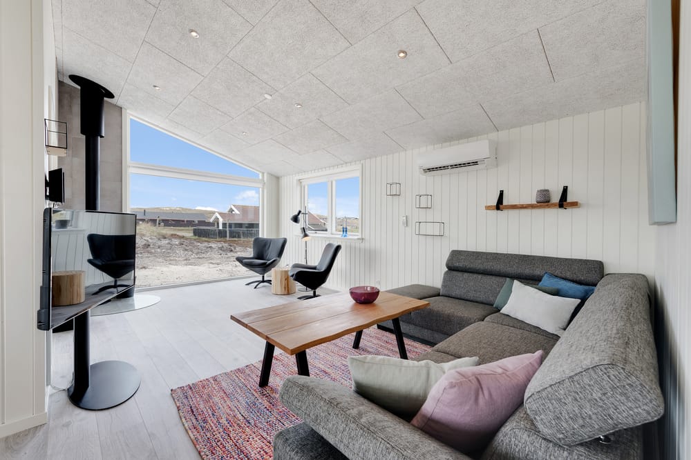 Danske møbler til nybygget sommerhus i Bjerregaard post feature image
