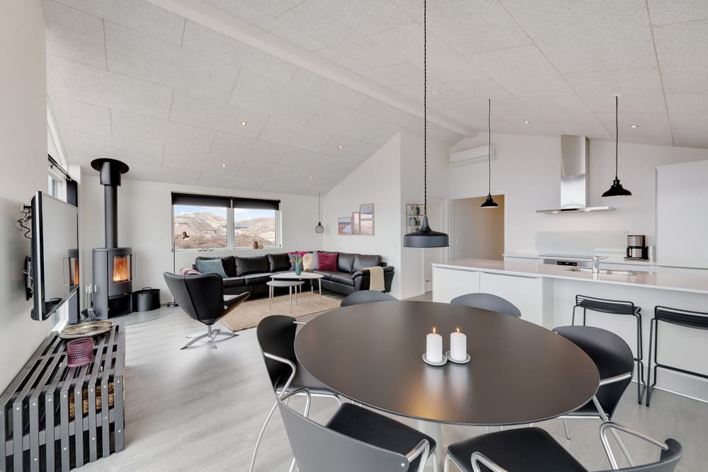 Haurvig-sommerhus med udvalgte danske designermøbler post image